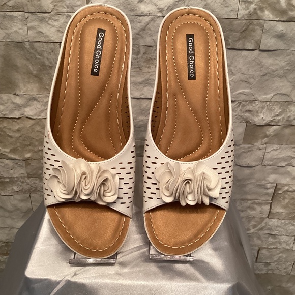 Good Choice (GC) Juliet Wedge Sandals - Picture 2 of 7